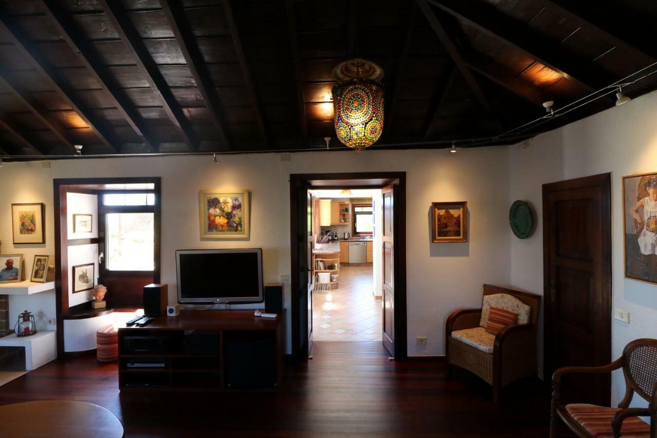Escondida Villa